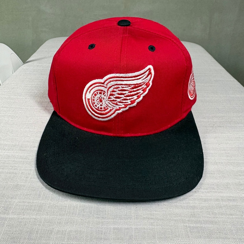 Detroit Red Wings NHL Snapback Hat Red Black Vintage Style Flat Brim Cap OSFM